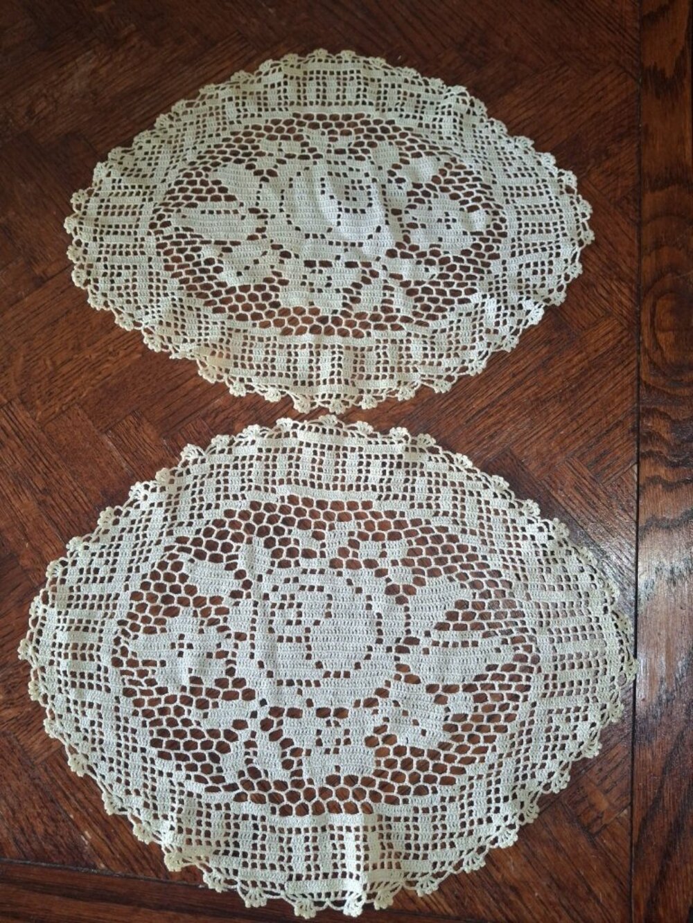 2 Vintage Handmade Crocheted Oval Doily, Ivory with Rose Design 9.5x12